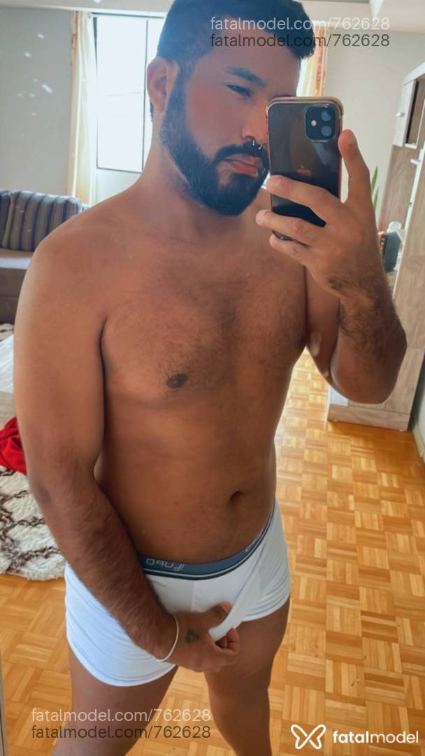 Acompanhante homem morena (o) de olhos pretos - APOLO Acompanhante homem morena (o) de olhos pretos - APOLO