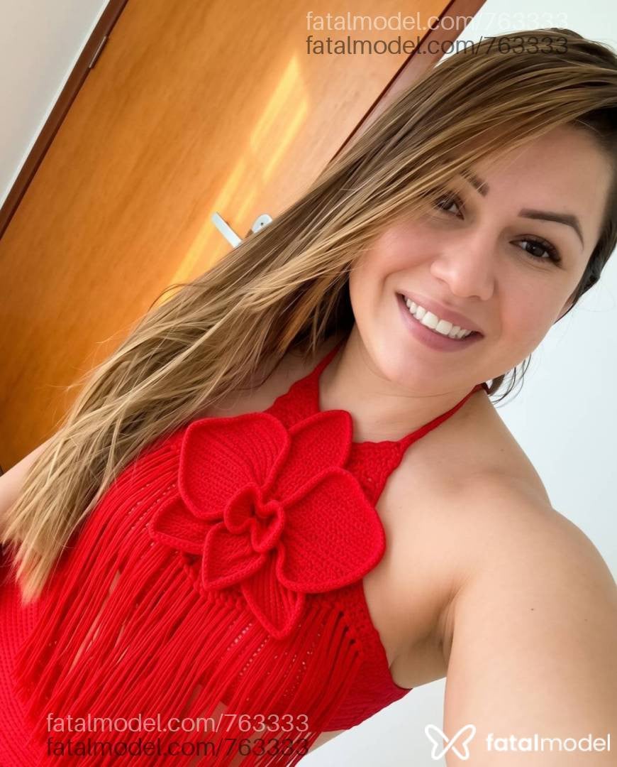Acompanhante mulher com cabelo castanho de olhos castanhos - Alanna