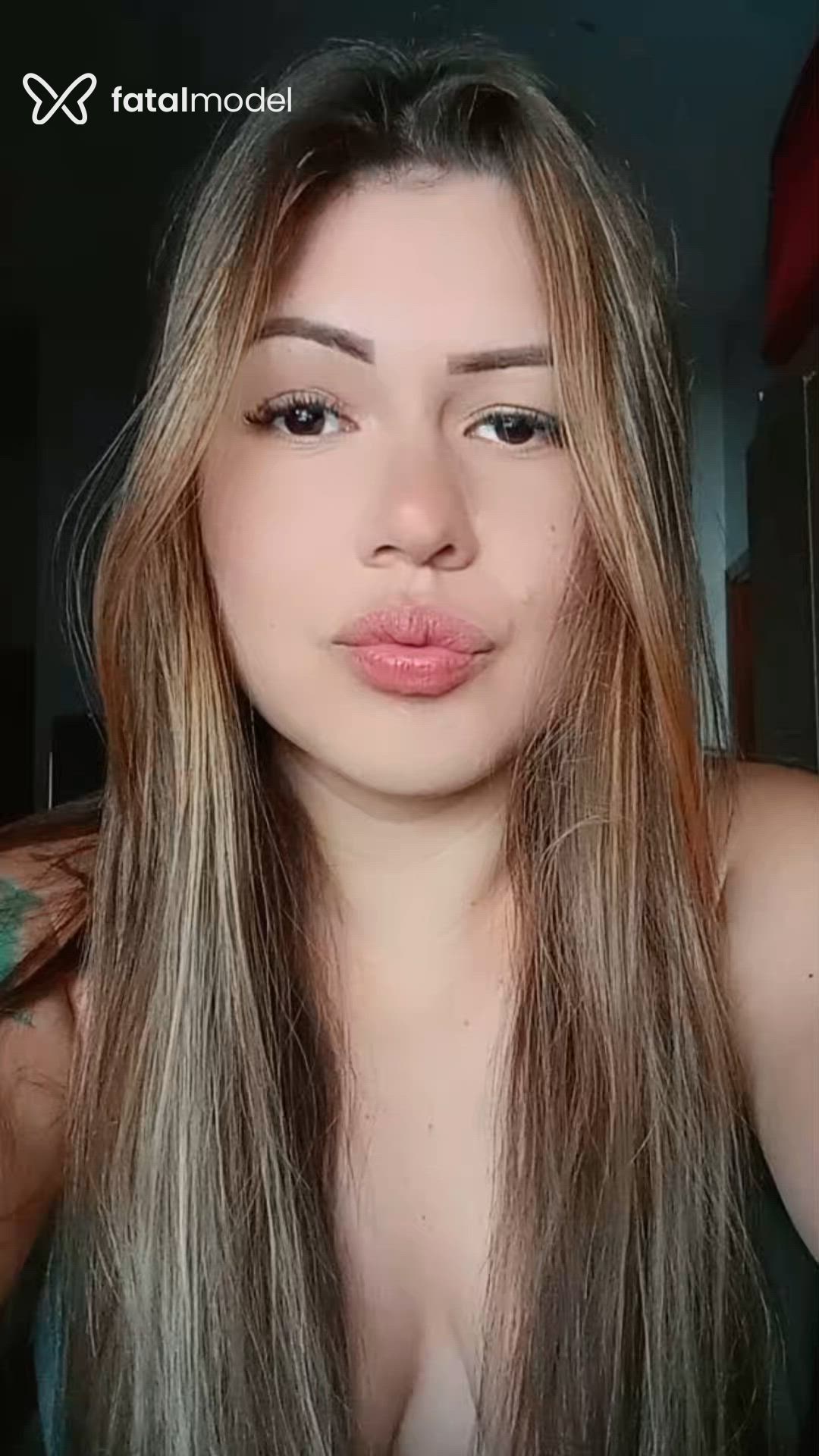 Acompanhante mulher com cabelo castanho de olhos castanhos - Alanna Acompanhante mulher com cabelo castanho de olhos castanhos - Alanna