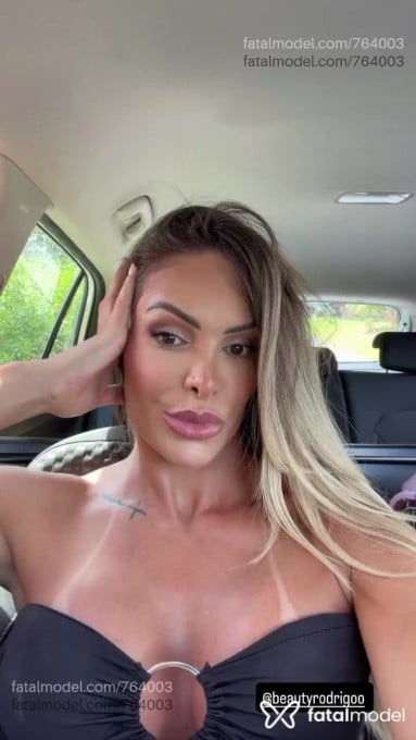 Acompanhante mulher loira (o) de olhos castanhos em São Paulo Acompanhante mulher loira (o) de olhos castanhos em São Paulo - Amanda Medeiros