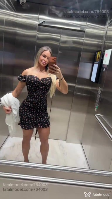Acompanhante mulher loira (o) de olhos castanhos em São Paulo Acompanhante mulher loira (o) de olhos castanhos em São Paulo - Amanda Medeiros
