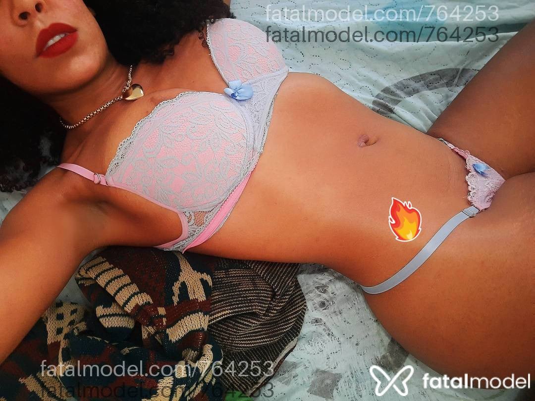 Acompanhante mulher com cabelo castanho de olhos castanhos em Itumbiara Acompanhante mulher com cabelo castanho de olhos castanhos em Itumbiara - Morena Bittencourt