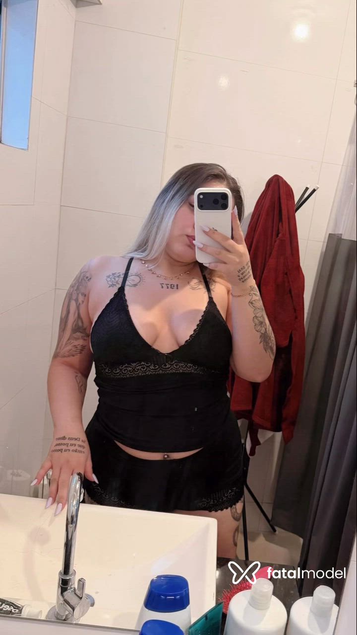 Acompanhante mulher loira (o) de olhos mel - Pamela Leticia