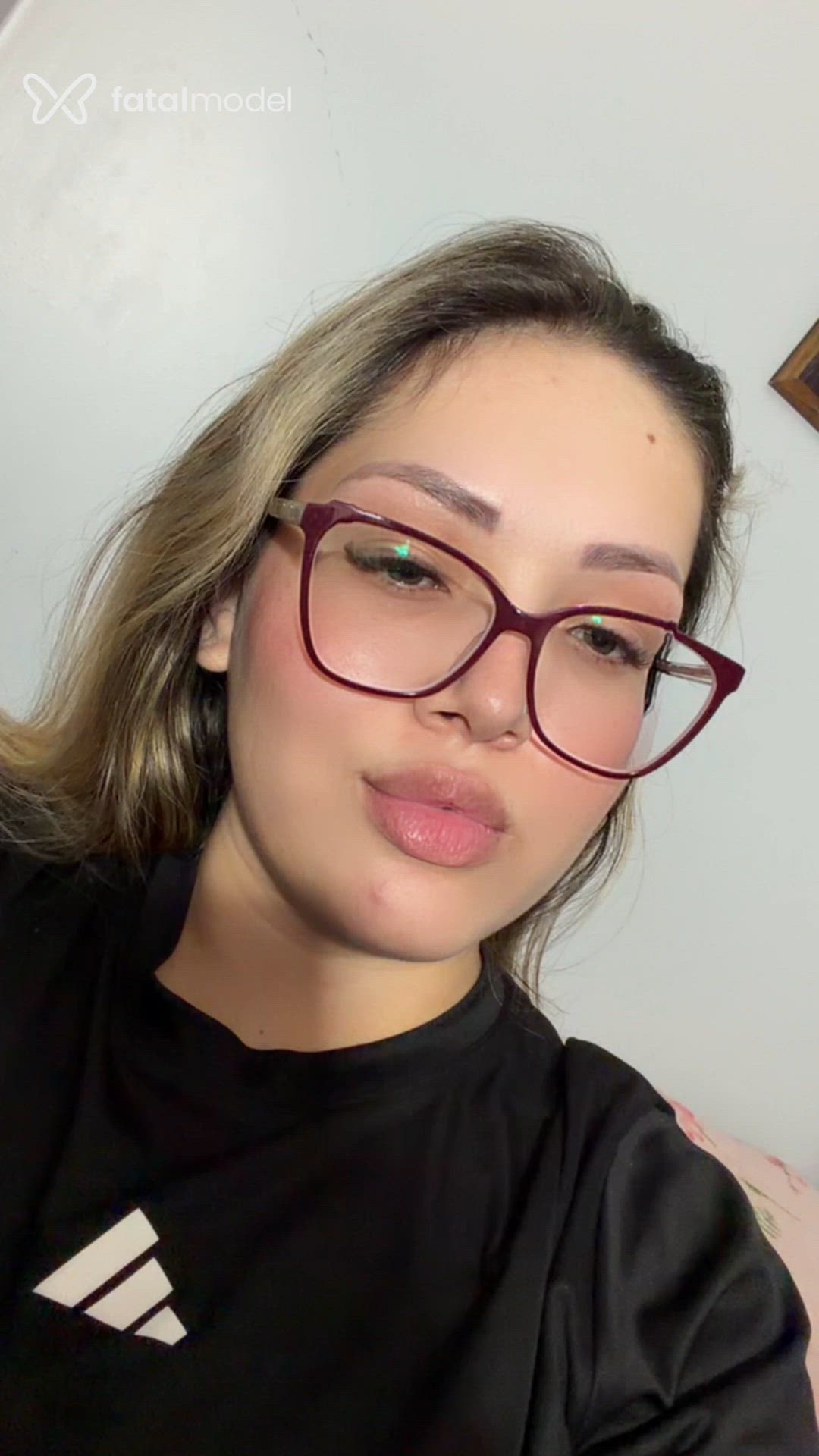 Acompanhante mulher loira (o) de olhos mel - Pamela Leticia