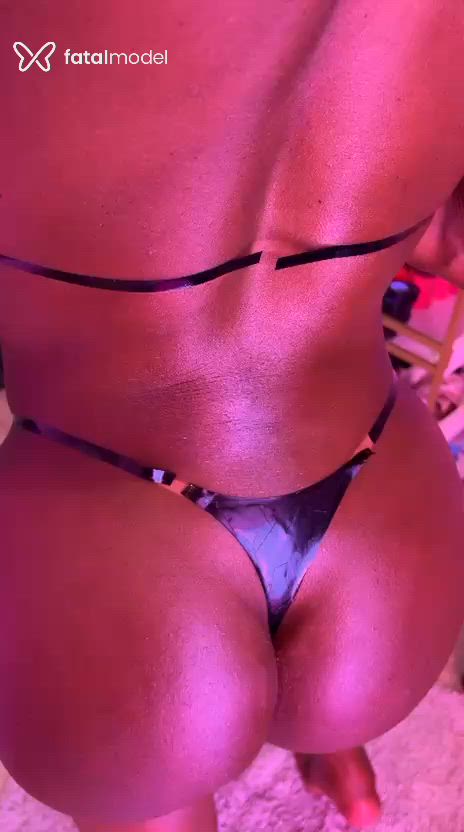 Acompanhante travesti morena (o) de olhos pretos - Dannyela Suzukky