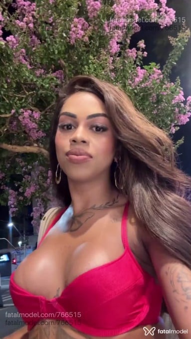Acompanhante mulher trans morena (o) de olhos pretos em Curitiba - Bella Victoria