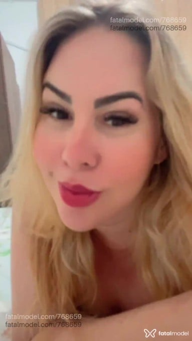 Acompanhante mulher com cabelo castanho de olhos castanhos - Paolla Acompanhante mulher com cabelo castanho de olhos castanhos - Paolla