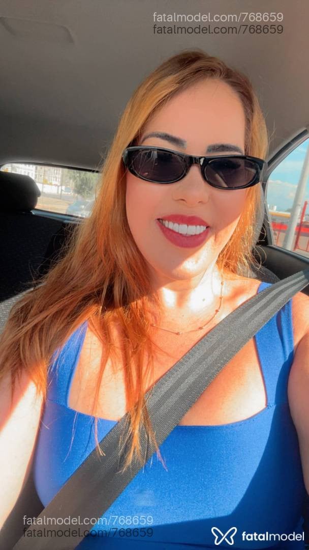 Acompanhante mulher com cabelo castanho de olhos castanhos - Paolla Acompanhante mulher com cabelo castanho de olhos castanhos - Paolla