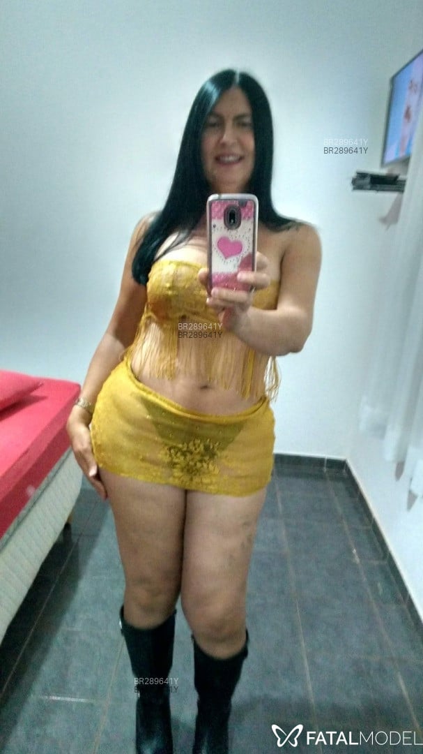Acompanhante homem trans com cabelo castanho de olhos castanhos em Votuporanga - Lola Santini