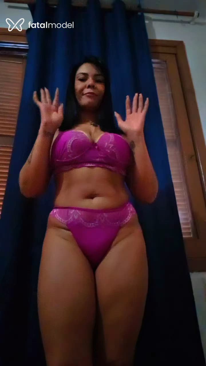 Acompanhante mulher morena (o) de olhos castanhos - morena
