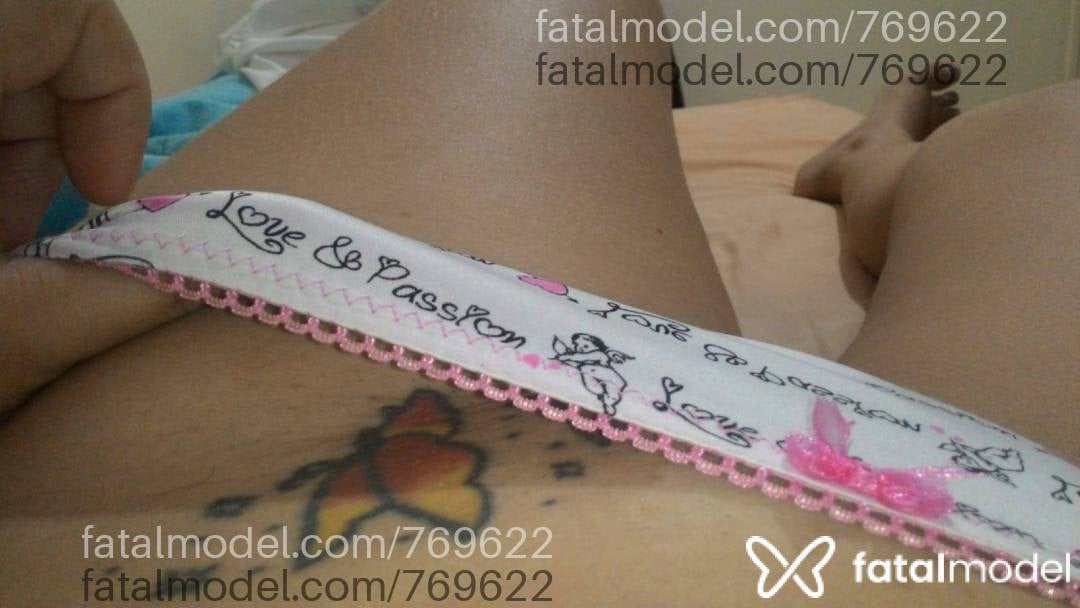 Acompanhante mulher com cabelo castanho de olhos castanhos - Micaela