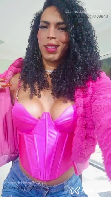 Acompanhante mulher trans morena (o) de olhos castanhos em Rio Claro - pérola mel