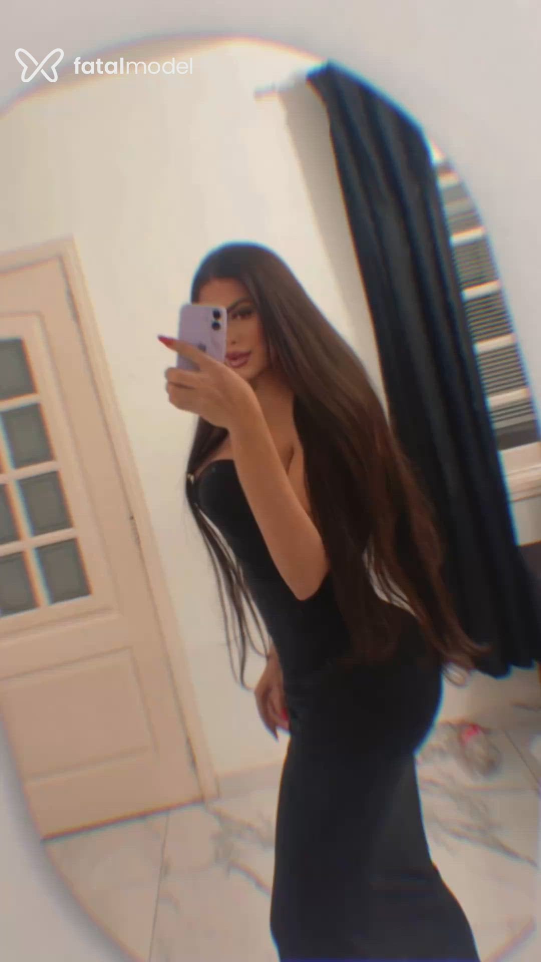 Acompanhante mulher trans com cabelo castanho de olhos castanhos - Zaniny