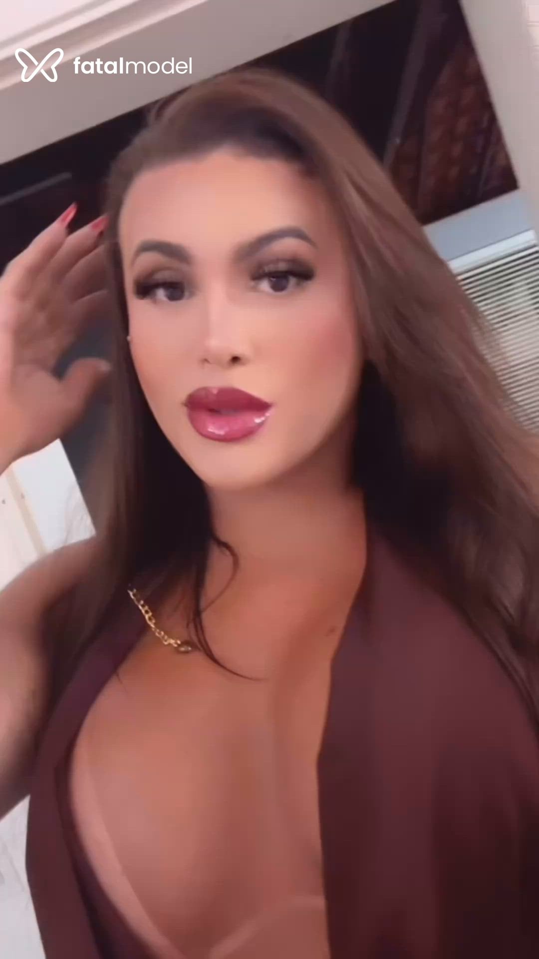 Acompanhante mulher trans com cabelo castanho de olhos castanhos - Zaniny