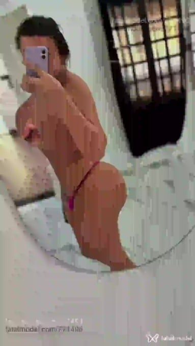 Acompanhante mulher trans com cabelo castanho de olhos castanhos em Bragança Paulista Acompanhante mulher trans com cabelo castanho de olhos castanhos em Bragança Paulista - Zaniny