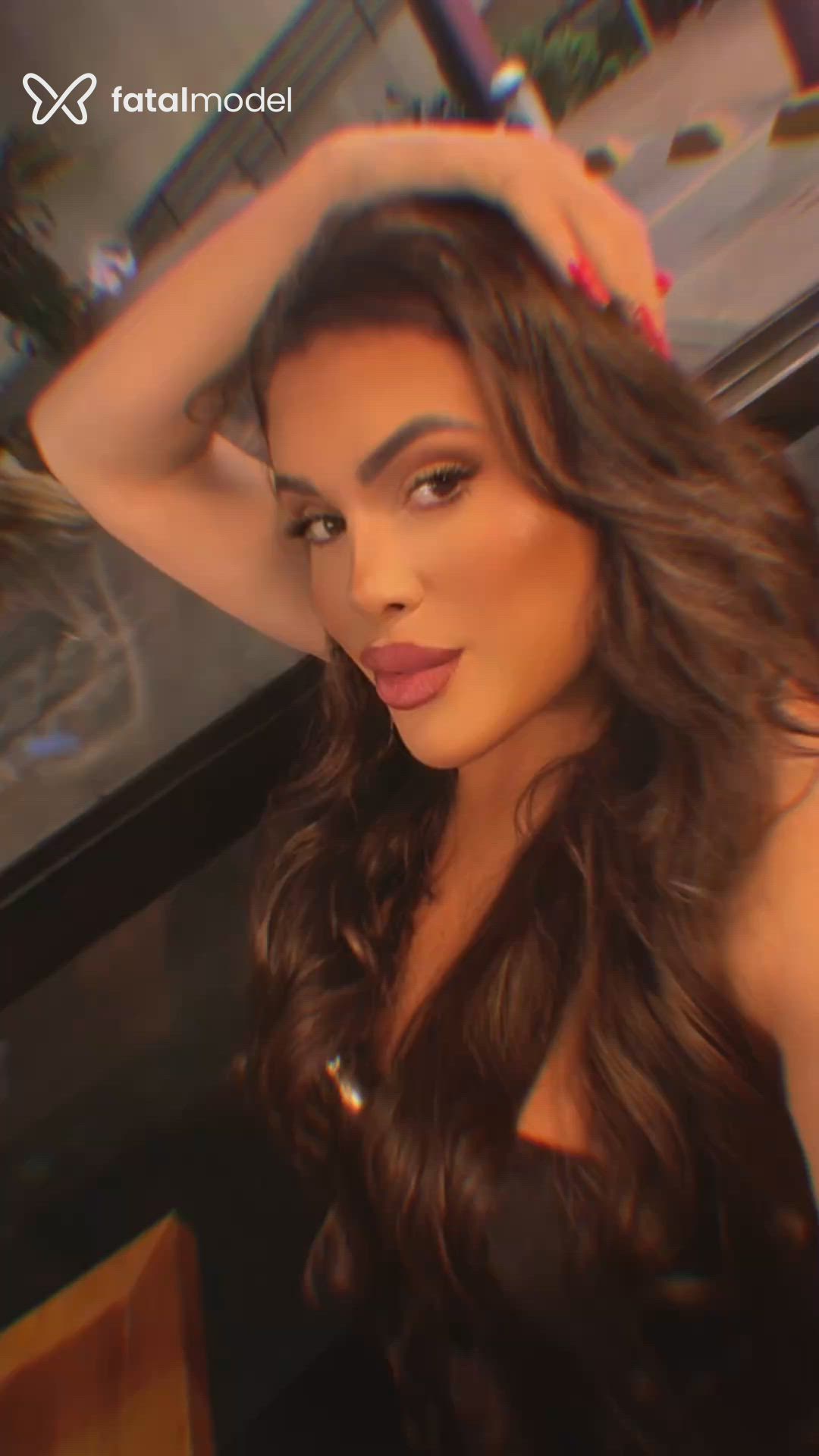 Acompanhante mulher trans com cabelo castanho de olhos castanhos - Zaniny