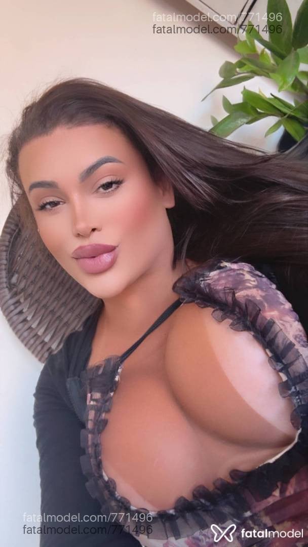 Acompanhante mulher trans com cabelo castanho de olhos castanhos em Bragança Paulista - Zaniny