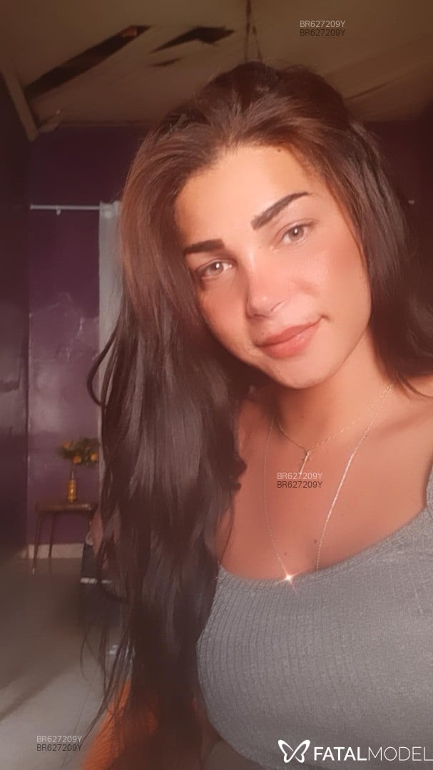 Acompanhante travesti com cabelo castanho de olhos castanhos em Barretos - Emilly Oliver