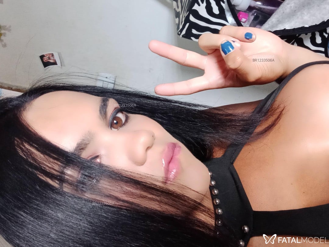 Acompanhante mulher trans com cabelo castanho de olhos castanhos em Goiânia - Yasmin