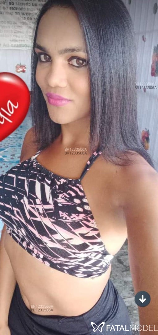 Acompanhante mulher trans com cabelo castanho de olhos castanhos em Goiânia - Yasmin
