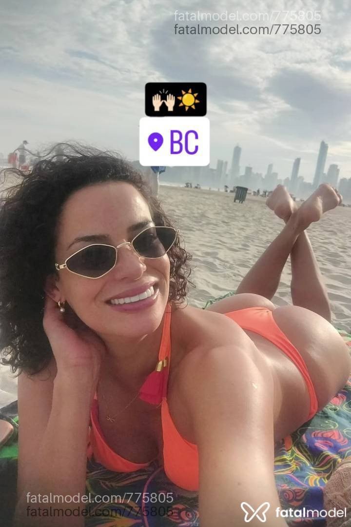 Acompanhante mulher morena (o) de olhos mel - Cris Gaúcha