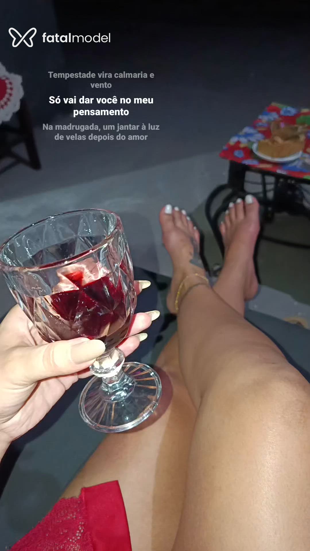 Acompanhante mulher com cabelo castanho de olhos castanhos - Lara Enola