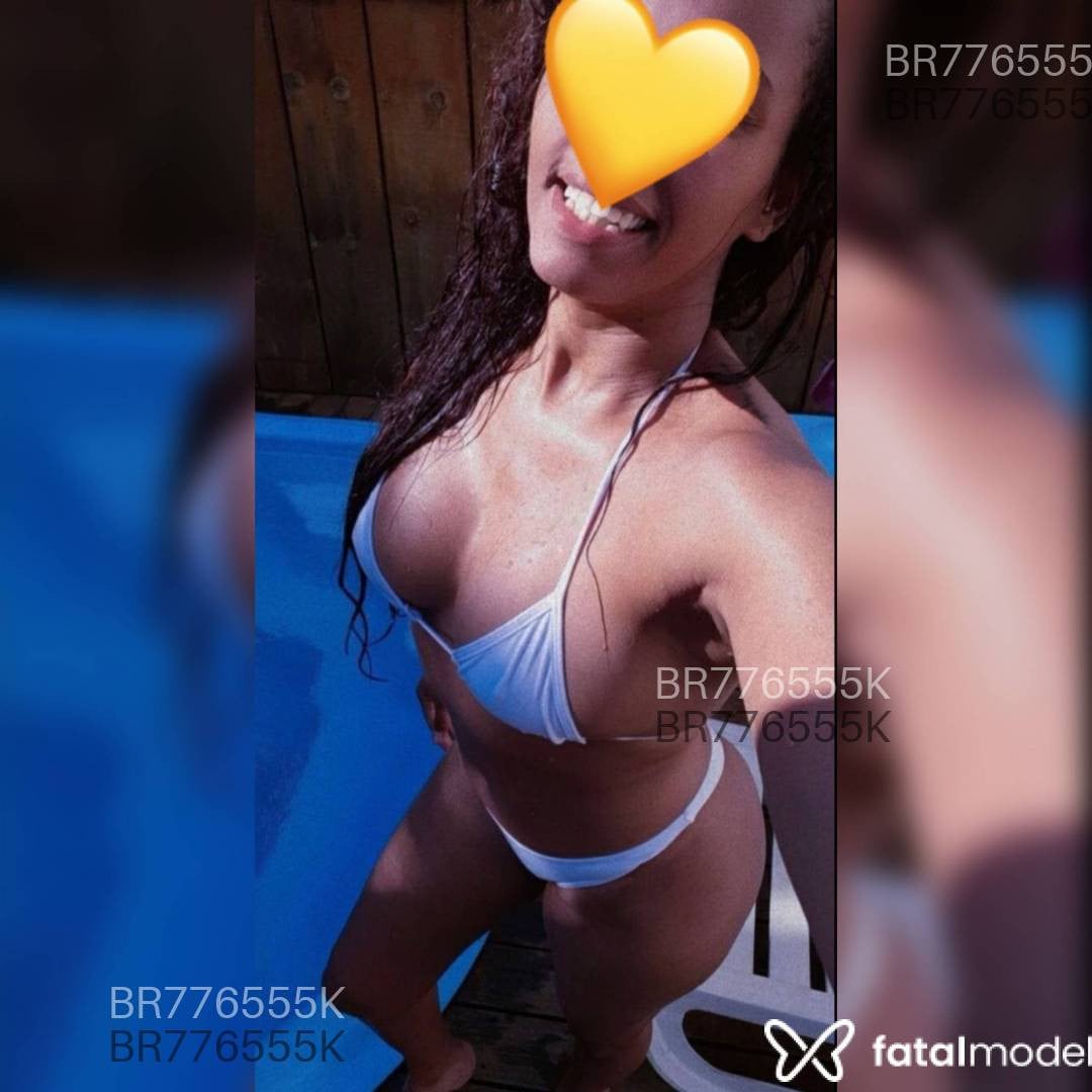 Acompanhante mulher com cabelo castanho de olhos mel em Pelotas Acompanhante mulher com cabelo castanho de olhos mel em Pelotas - Isaa