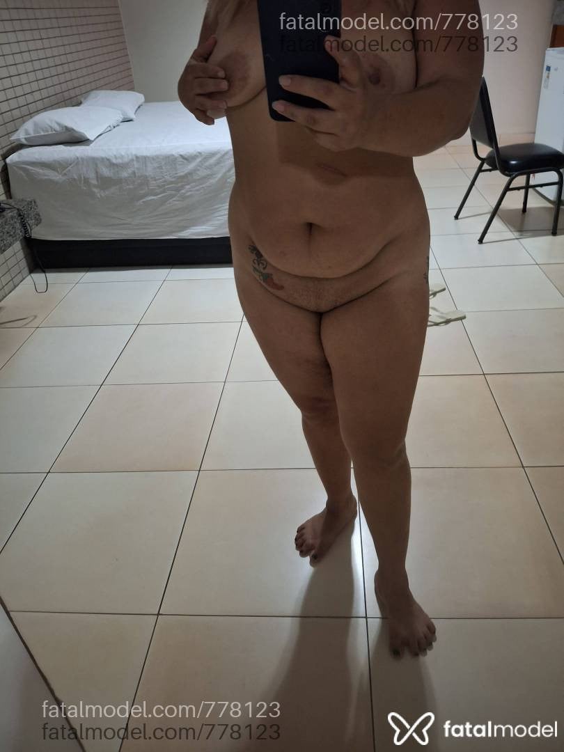 Acompanhante mulher loira (o) de olhos mel - Camila