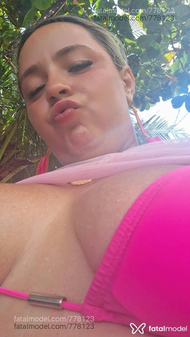 Acompanhante mulher loira (o) de olhos mel - Camila