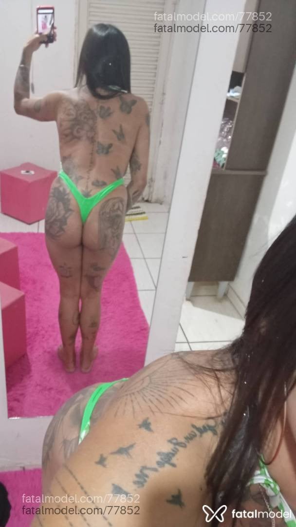 Acompanhante mulher trans com cabelo castanho de olhos mel - GIH CASTRO