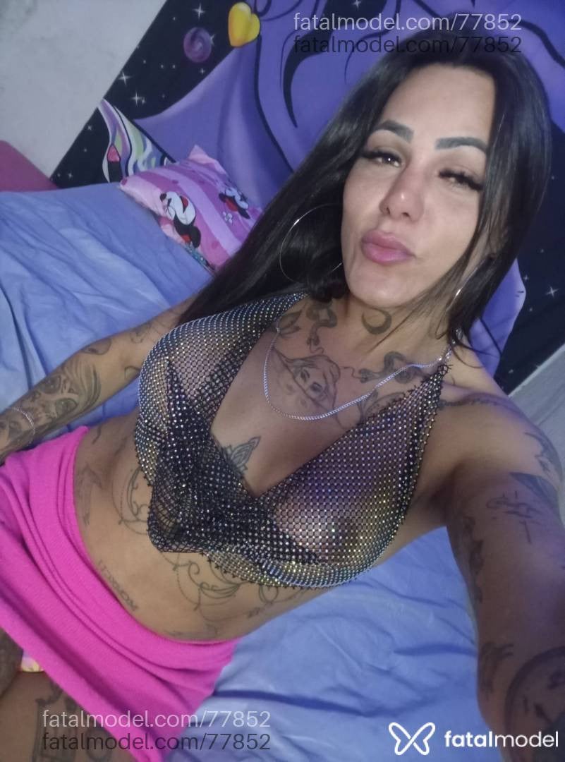 Acompanhante mulher trans com cabelo castanho de olhos mel em Uberlândia - GIH CASTRO