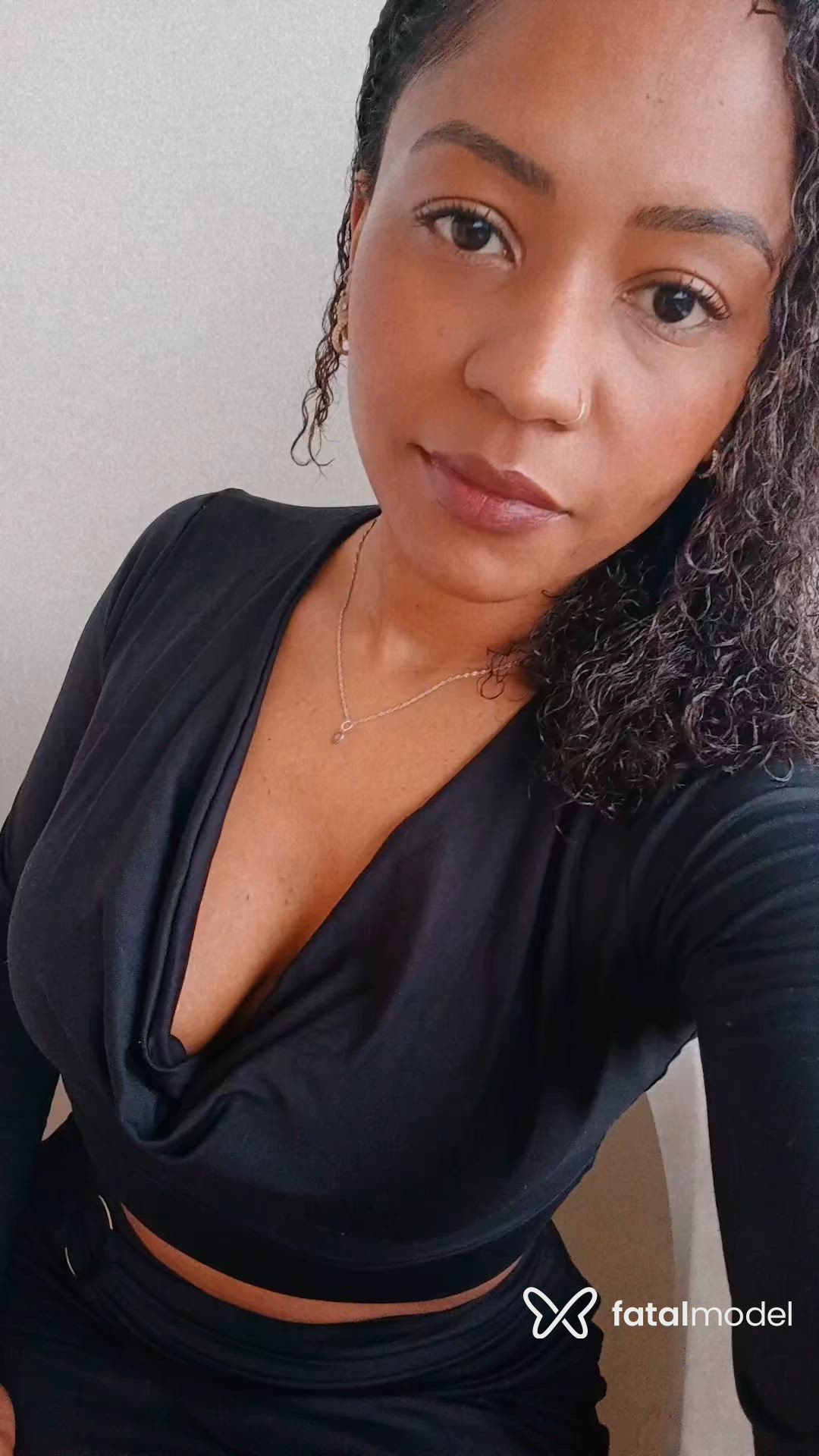 Acompanhante mulher morena (o) de olhos pretos - Leona Acompanhante mulher morena (o) de olhos pretos - Leona