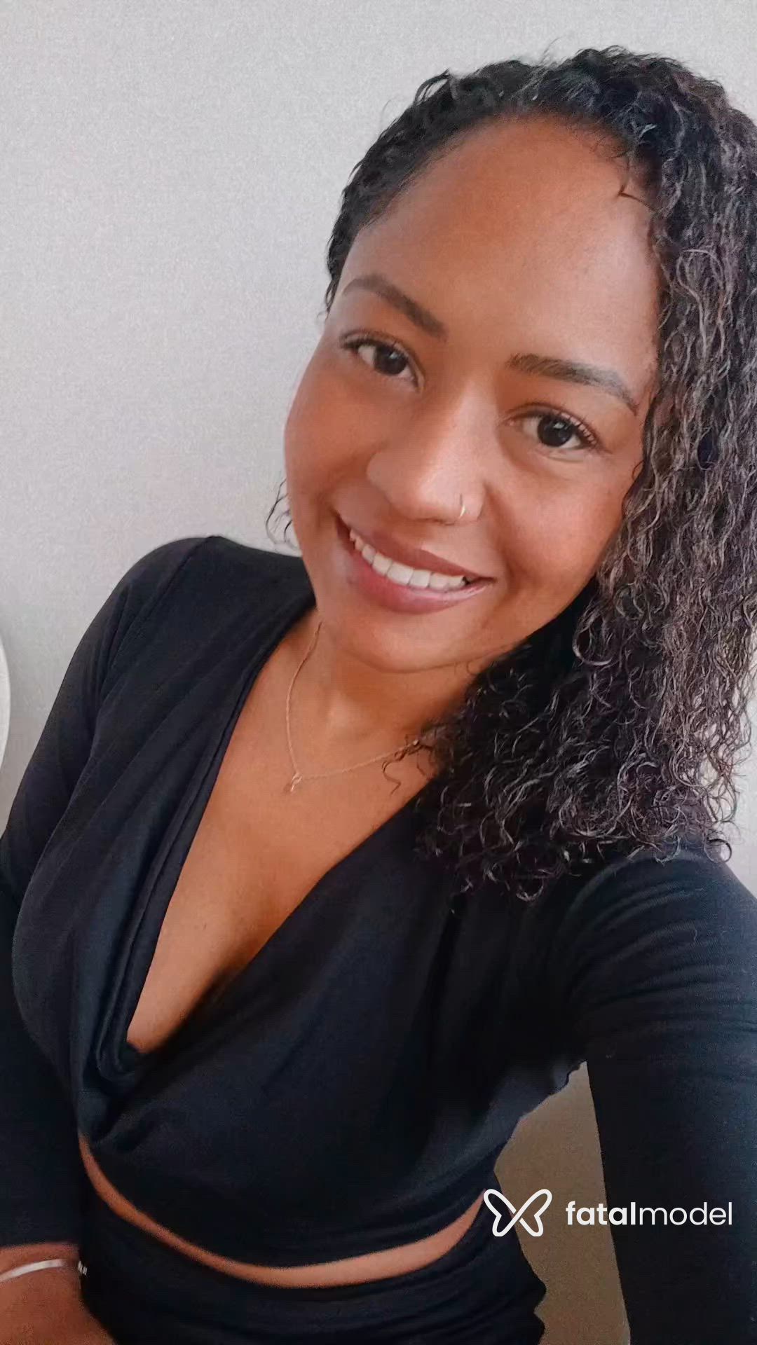 Acompanhante mulher morena (o) de olhos pretos - Leona Acompanhante mulher morena (o) de olhos pretos - Leona