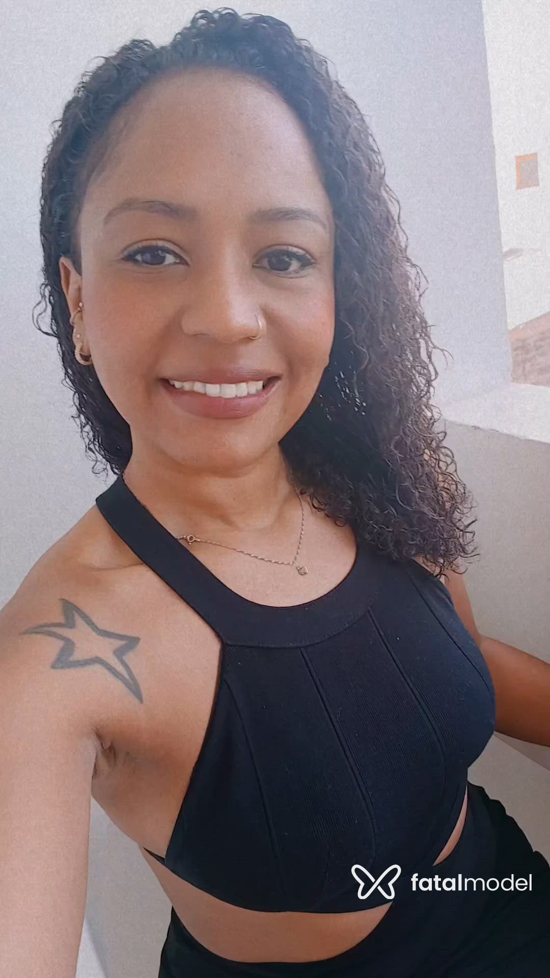 Acompanhante mulher morena (o) de olhos pretos - Leona Acompanhante mulher morena (o) de olhos pretos - Leona