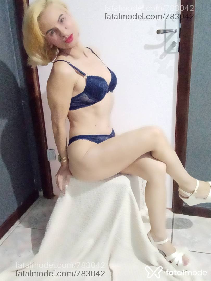 Acompanhante mulher loira (o) de olhos mel - Nanda Lancaster