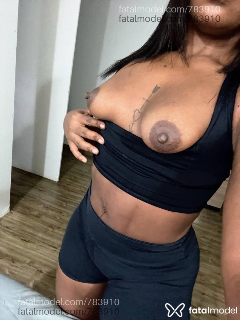 Acompanhante mulher com cabelo castanho de olhos pretos em Toledo - Preta Julinha