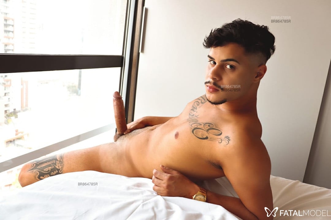 Acompanhante homem morena (o) de olhos castanhos em Campinas - CHAMADA DE VIDEO