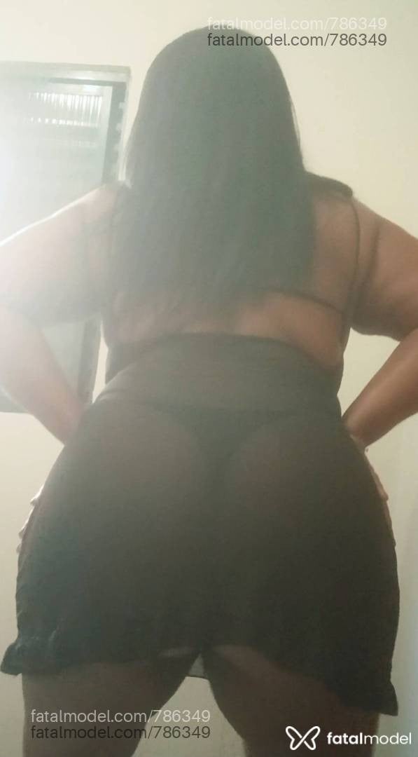 Acompanhante mulher morena (o) de olhos pretos - Negah