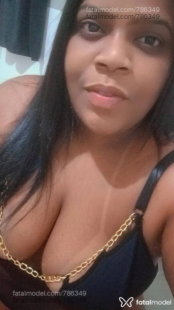 Acompanhante mulher morena (o) de olhos pretos - Negah