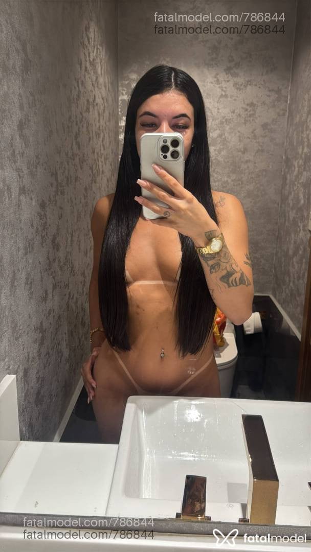 Acompanhante mulher morena (o) de olhos castanhos - Alexia