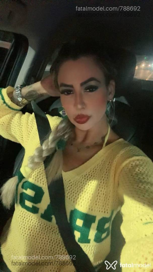 Acompanhante mulher loira (o) de olhos castanhos em São José dos Campos - Aline