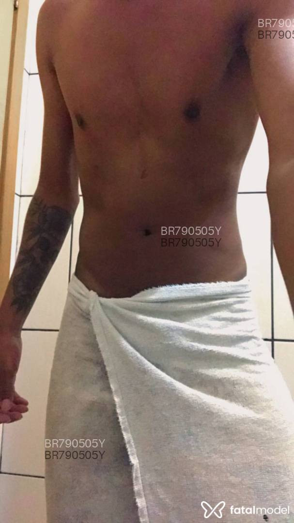 Acompanhante homem morena (o) de olhos castanhos em Cascavel - Gusttavo Gusmão