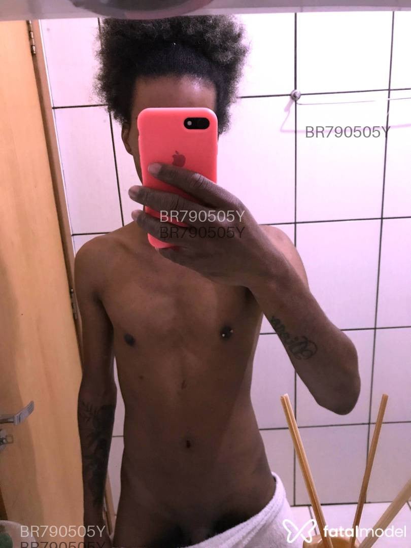 Acompanhante homem morena (o) de olhos castanhos em Cascavel - Gusttavo Gusmão