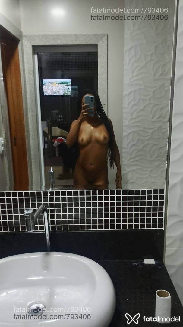 Acompanhante mulher morena (o) de olhos pretos - Paloma Novais