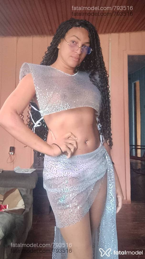 Acompanhante mulher trans morena (o) de olhos castanhos em Santo Antônio da Platina - Rhianna veludinha