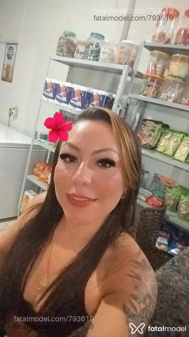 Acompanhante mulher com cabelo castanho de olhos castanhos em Sapezal - Dany
