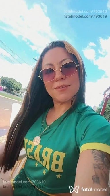 Acompanhante mulher com cabelo castanho de olhos castanhos em Sapezal - Dany