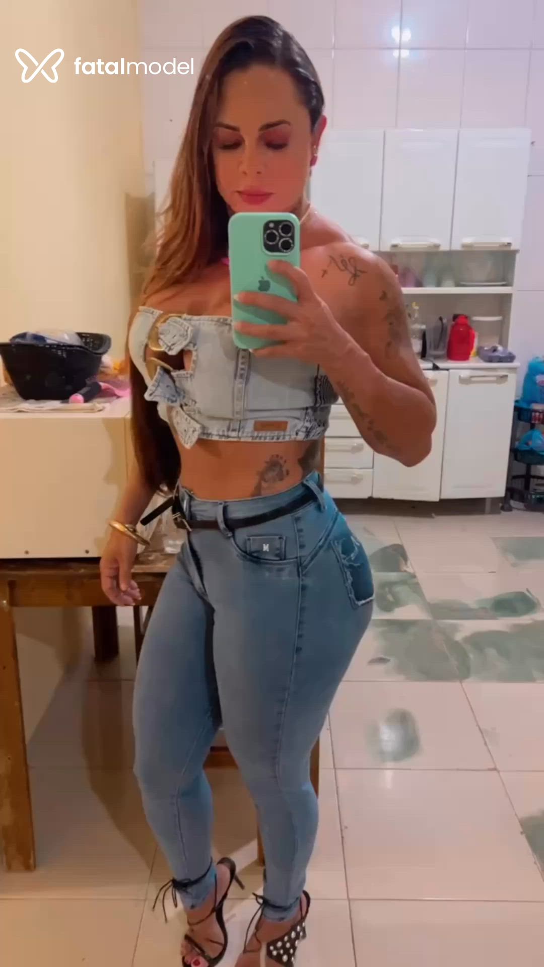 Acompanhante mulher ruiva (o) de olhos castanhos - Bruna Olivier
