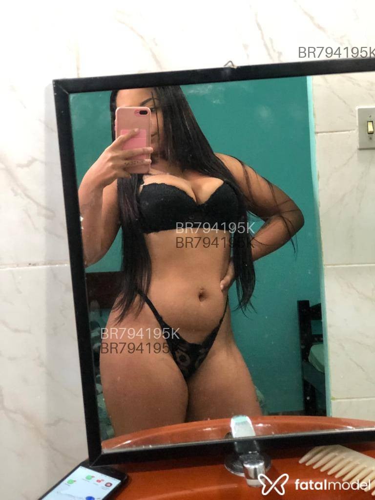 Acompanhante mulher morena (o) de olhos castanhos em Valença Acompanhante mulher morena (o) de olhos castanhos em Valença - Bianca