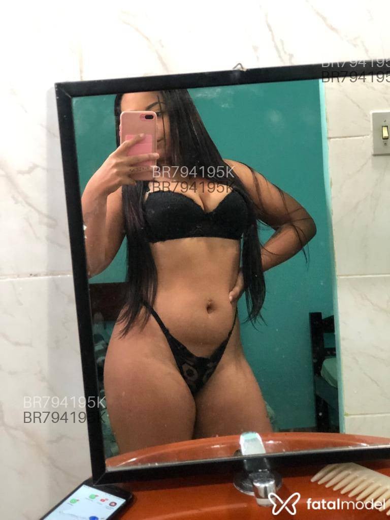 Acompanhante mulher morena (o) de olhos castanhos em Valença Acompanhante mulher morena (o) de olhos castanhos em Valença - Bianca